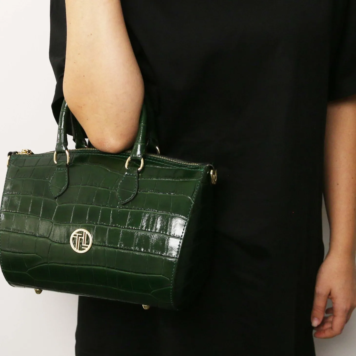 Bauletto aus Leder mit Kroko-Prägung