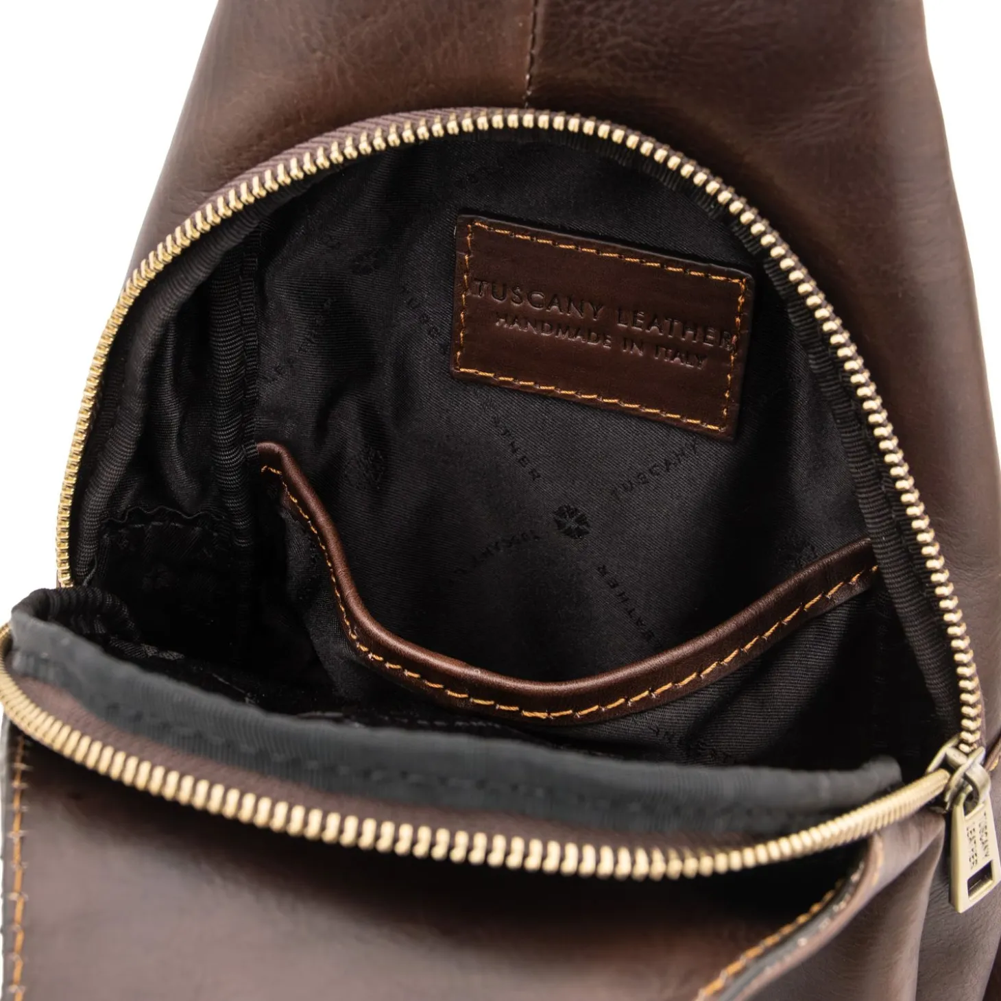 Brusttasche aus Leder
