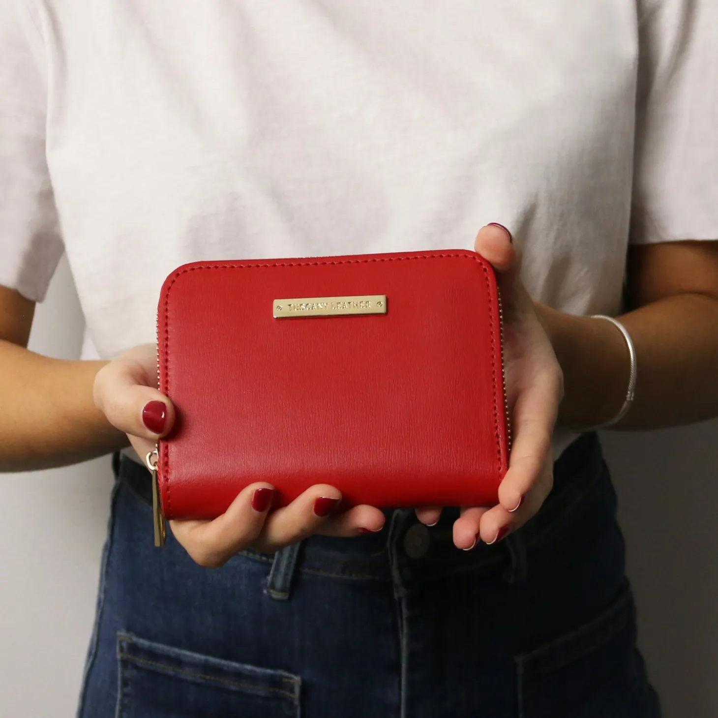 Exklusive Damenbrieftasche aus Leder mit Rundum-Reißverschluss