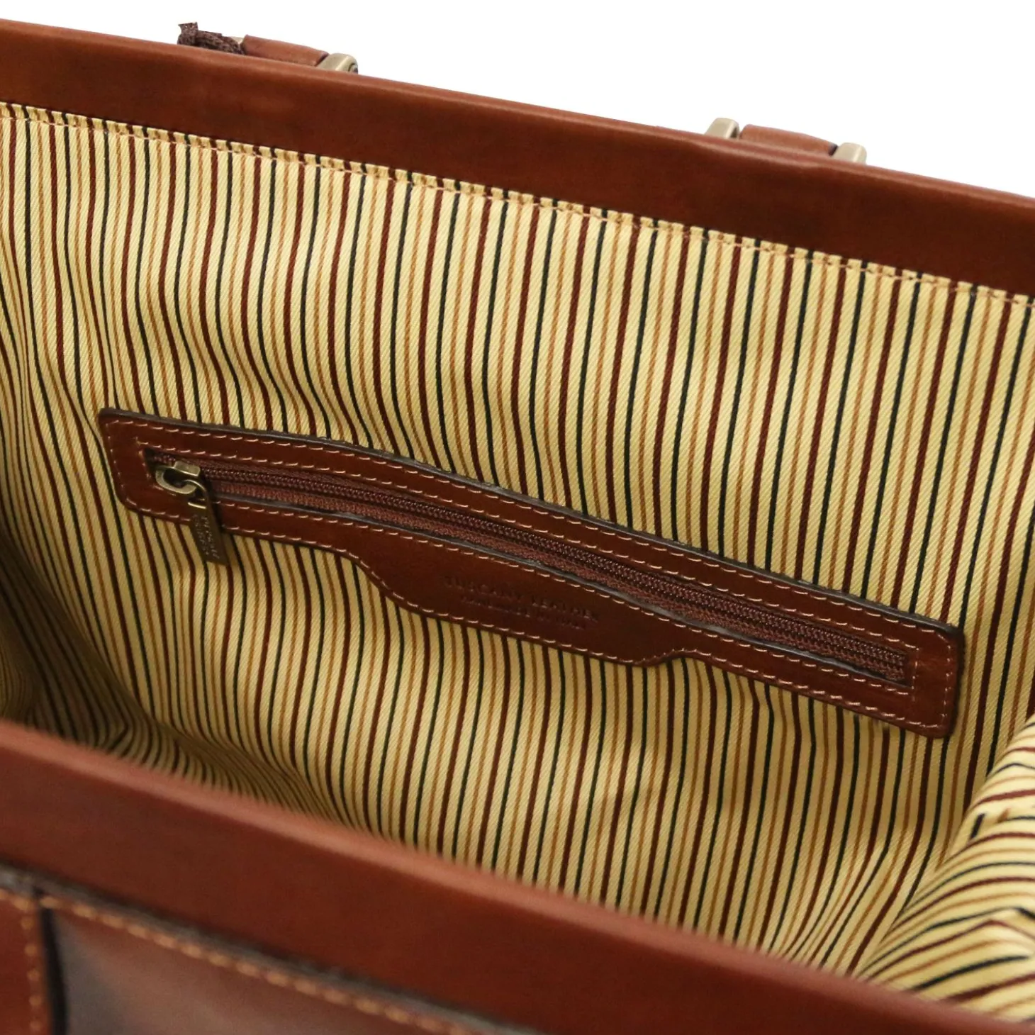 Klassische Doktortasche aus Leder mit Schnalle