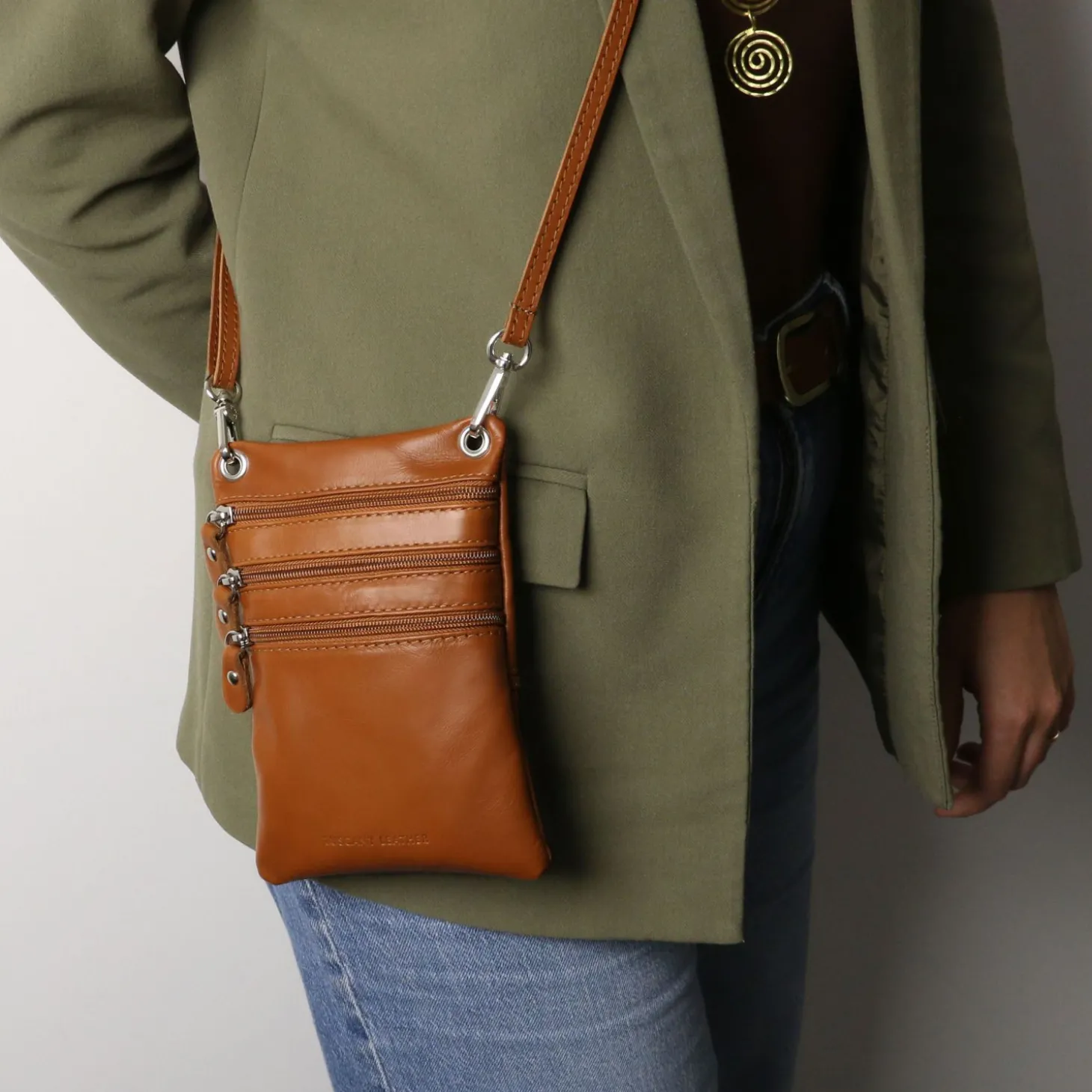Mini Schultertasche aus Weichem Leder