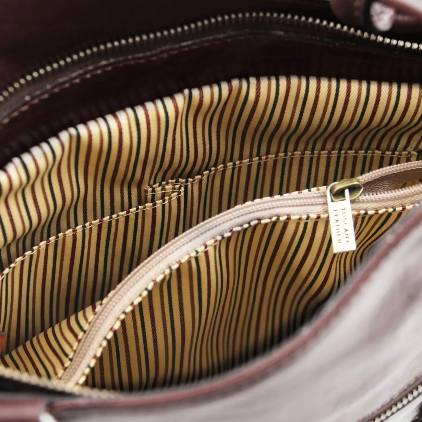 Schultertasche aus Kalbsleder
