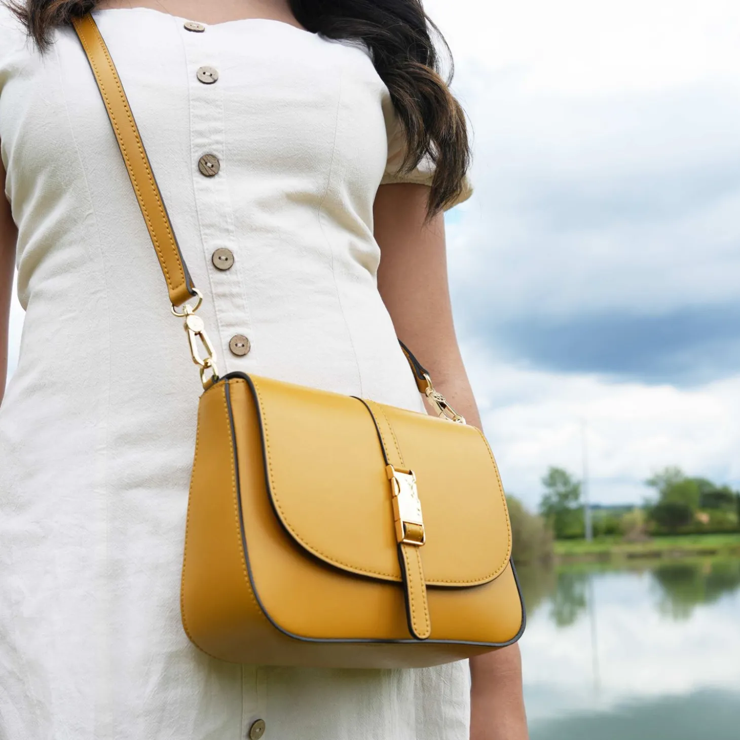 Schultertasche aus Leder