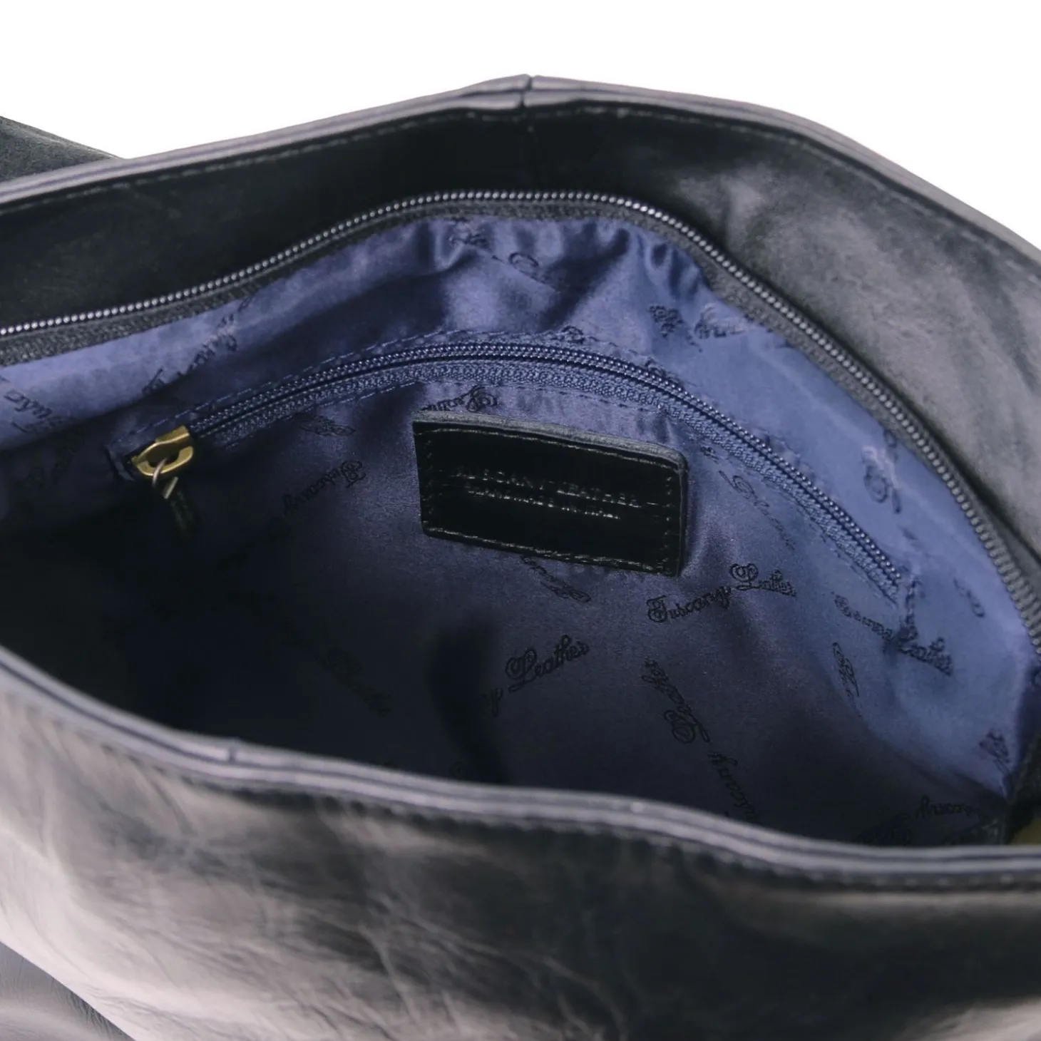 Umhängetasche aus Weichem Leder mit Quasten
