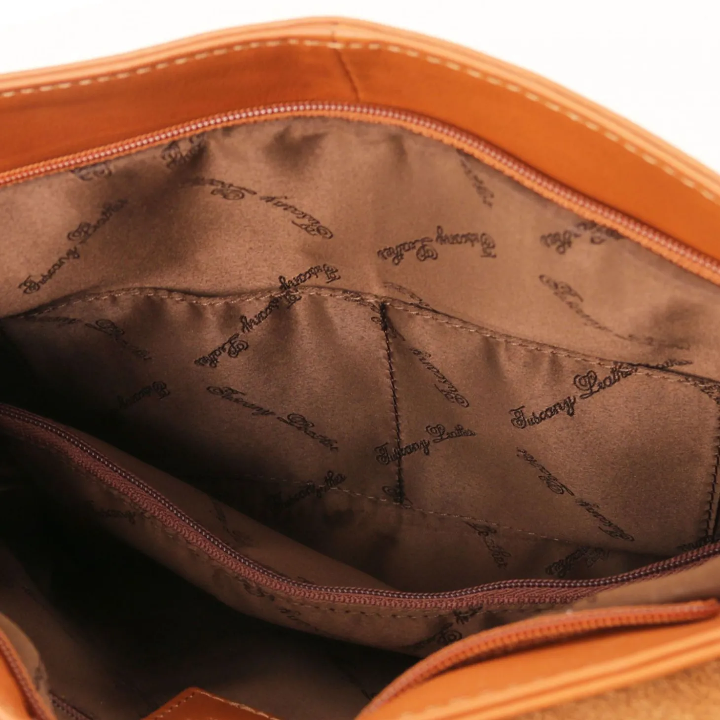 Umhängetasche aus Weichem Leder mit Quasten